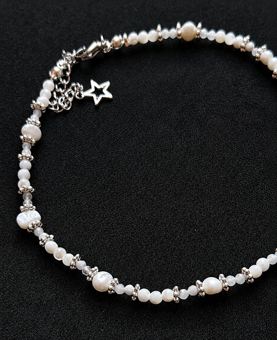 The moonlit anklet
